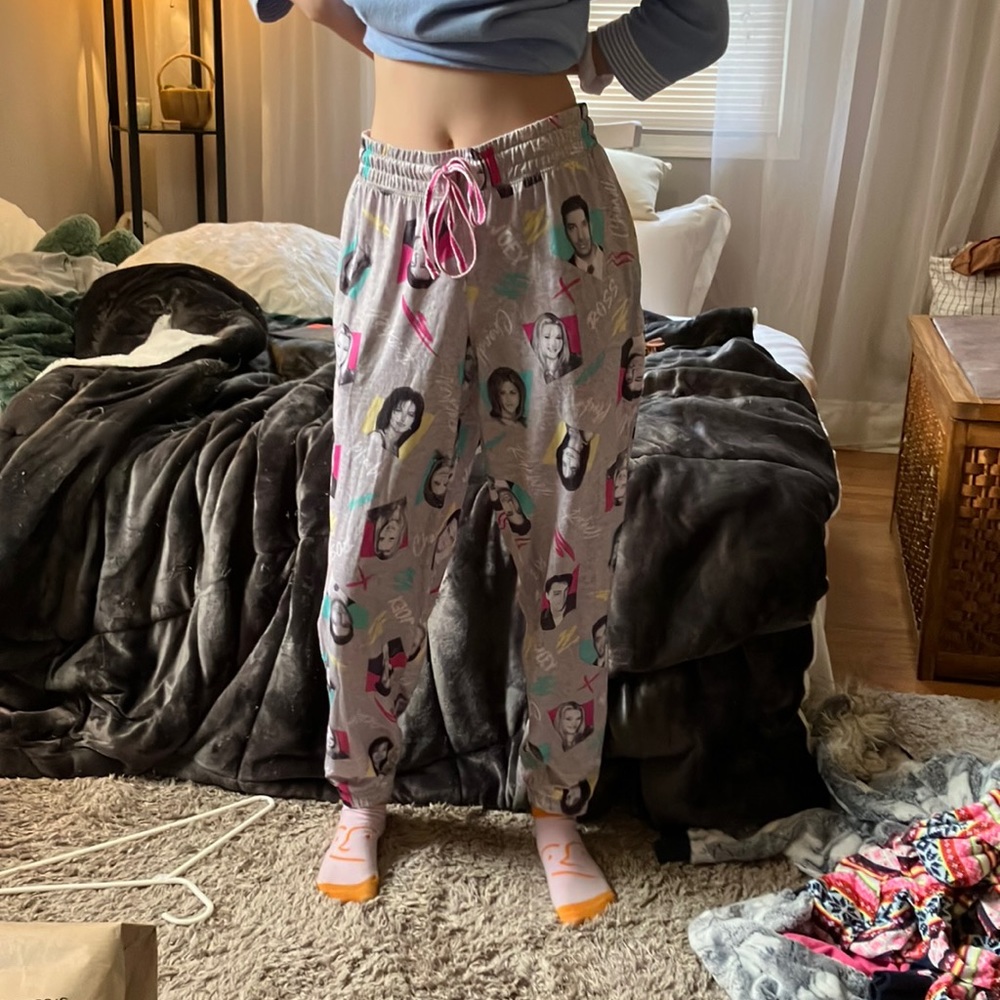 Pajama bottoms with the FRIENDS characters